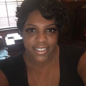 Meet your Posher, Yolanda